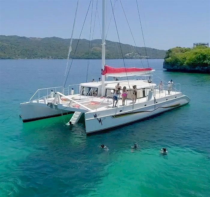 LAS TERRENAS Sailing & Snorkeling